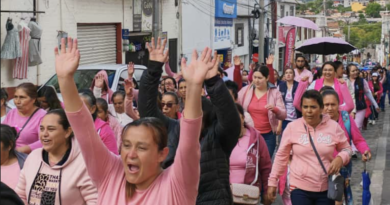 Caminan en Coroneo para concientizar sobre la detección oportuna de Cáncer